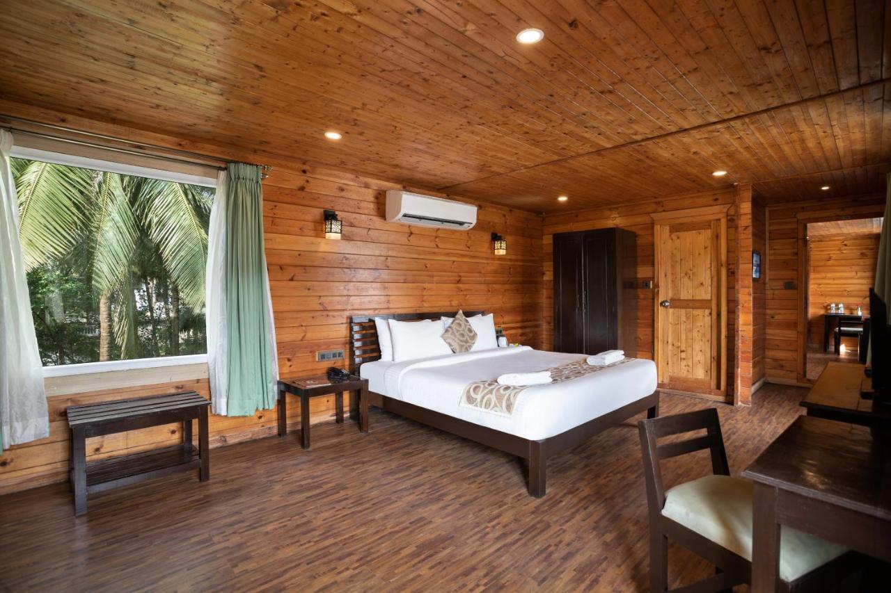 Stone Wood Riverfront Resort Siolim Exteriör bild